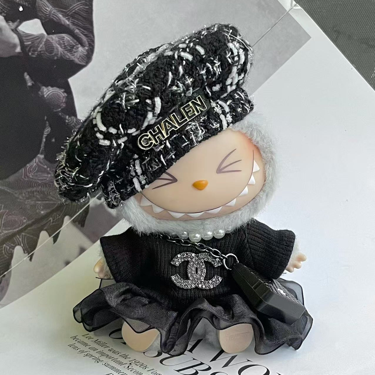 Traje de Labubu Chanel