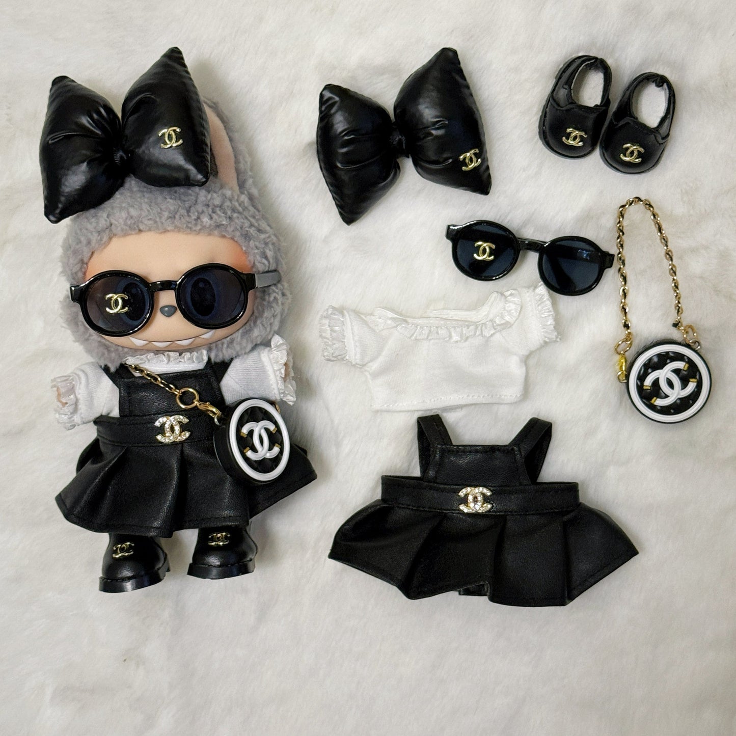 Traje de Labubu Chanel