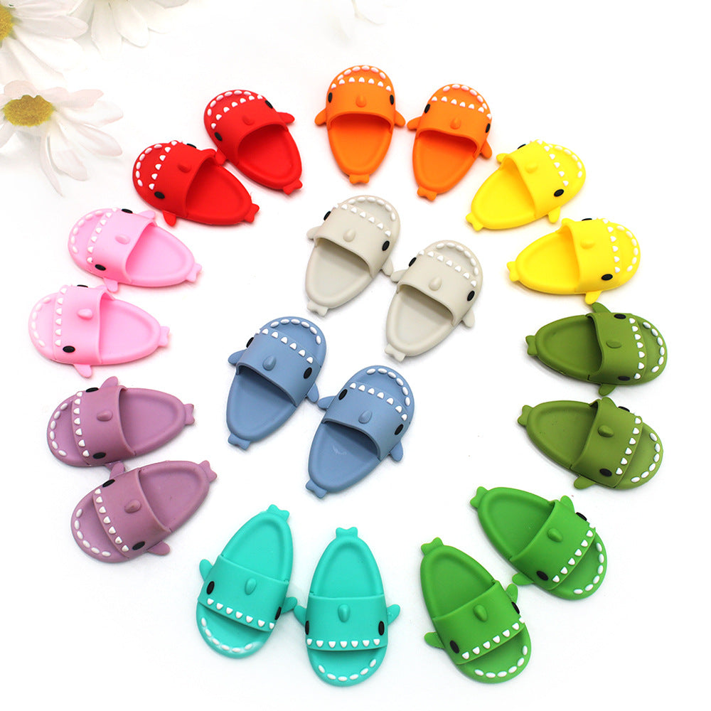 Pantuflas de tiburón Labubu