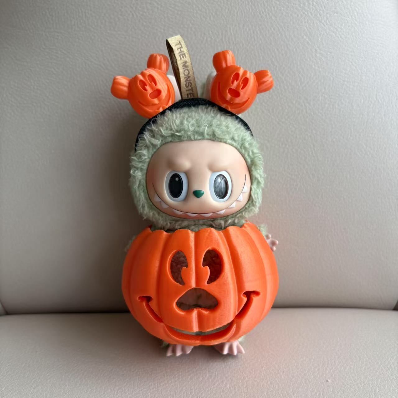 3D Pumpkin Outfit on 17cm plush doll: 3d-printed pumpkin body shell with jack-o'-lantern face, pair of pumpkin antler topp...